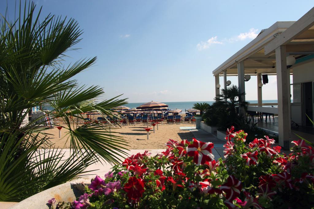 Bikini Hotel В'єсте Екстер'єр фото